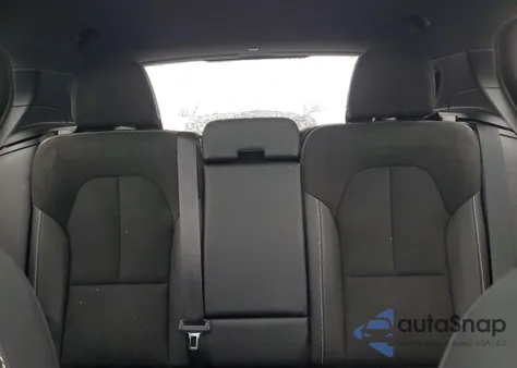 2021 Volvo Xc40 T5 R-Design z USA, uszkodzony, nr VIN YV4162UMXM2434851